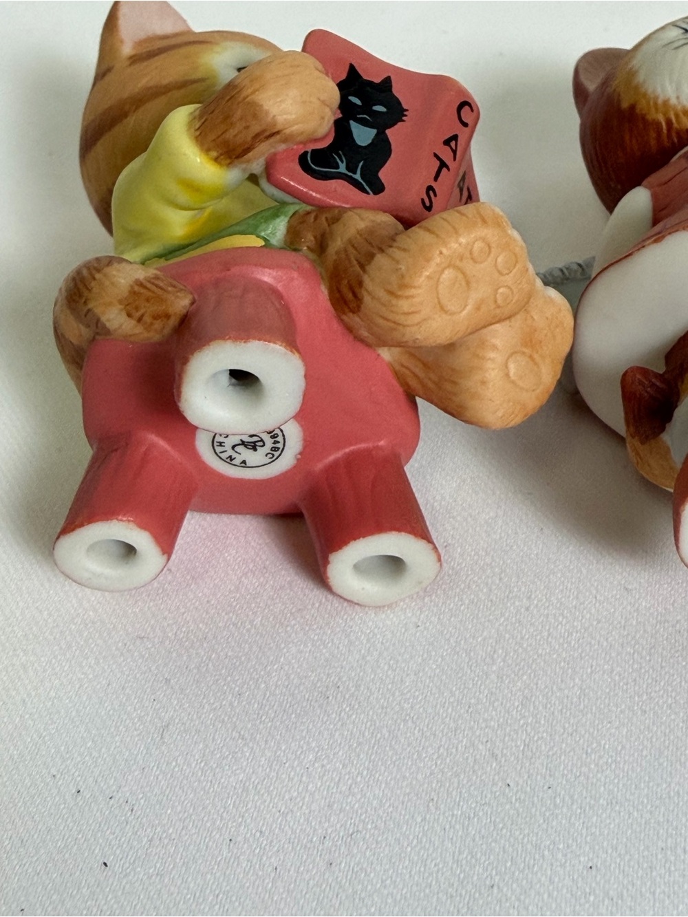 Bronson Collection Ceramic Cat Figurine Duo - vintage - Picture 9 of 16
